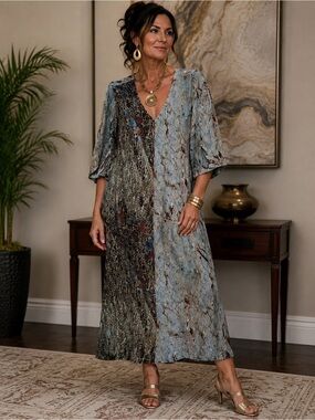 XL bryn Walker Two-Tone Marbled Maxi Dress in Blue and Brown